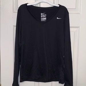 COPY - Nike DRI-FIT V-Neck Long Sleeve